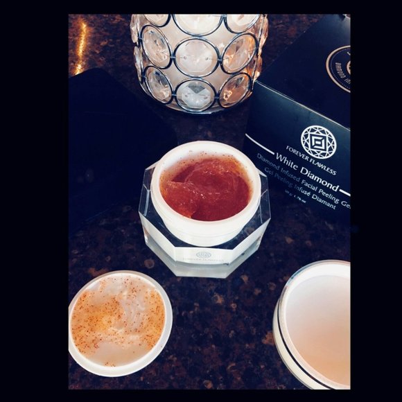 Forever Flawless Facial Peeling Gel White Diamond - Picture 7 of 9